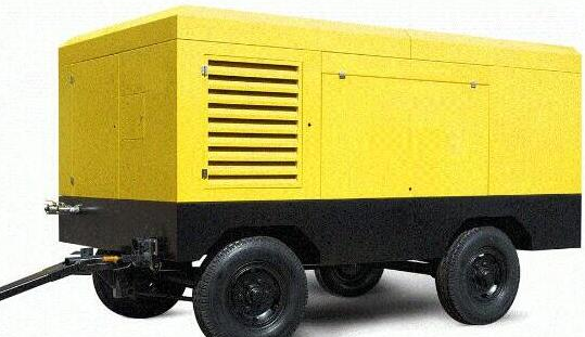 關于吹瓶空壓機的保養技巧 空壓機應停放在蒸汽